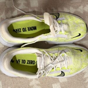 Nike Downshifter12 — Womens 9.5